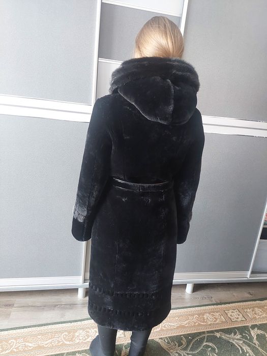 Жіноча шуба мутонова 42 р