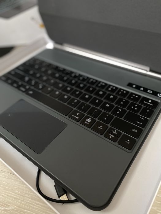 Чохол з клавіатурою на айпад Pro11 та Air 10.9