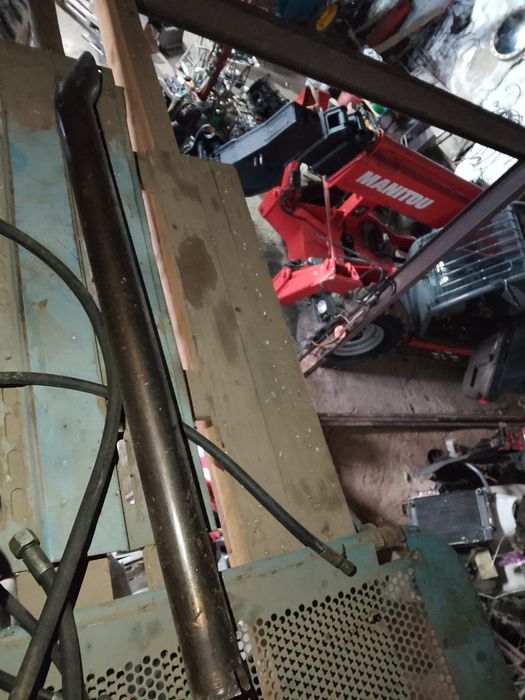 Sprzedam tłumik do ciągnika maśey Ferguson MF 3065 turbo. Deutz fahr a