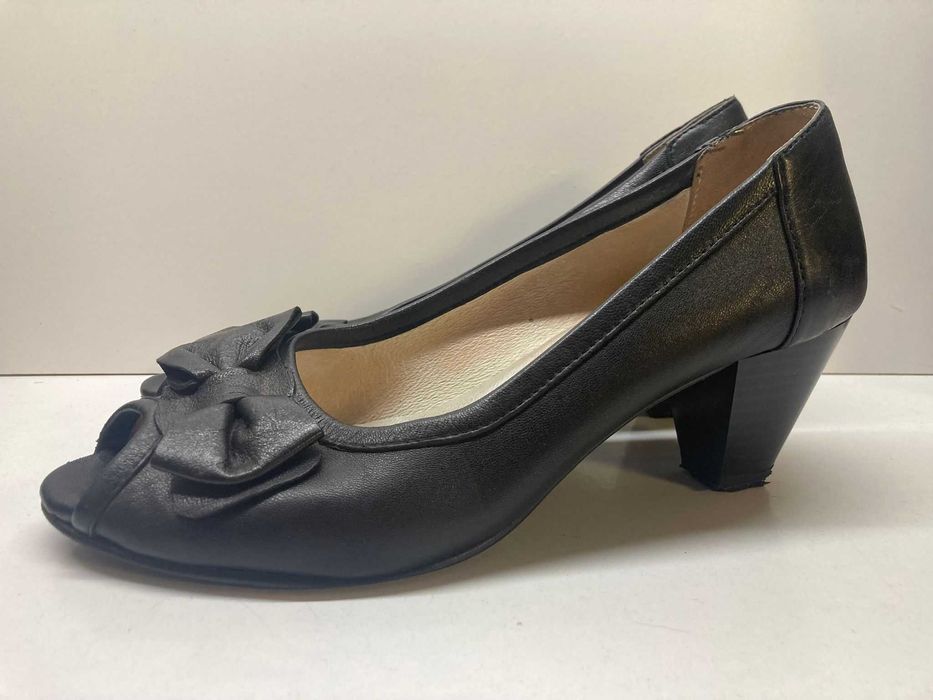 Sapatos Pretos de Salto Alto com Laço (Nº 36)