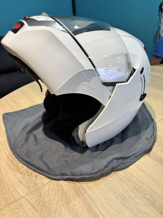 Kask szczekowy blenda przeciwsloneczna interkom CABERG JUSTISSIMO GT 2xl otwierany  otwierana szczeka ladny stan bezwypadkowy bialy