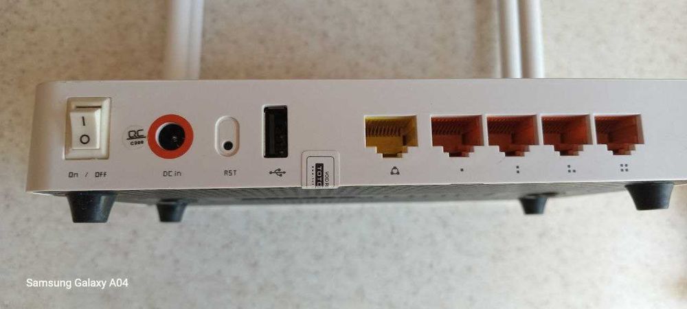 Продаю Wi-Fi маршрутизатор Totolink A3002R AC1200