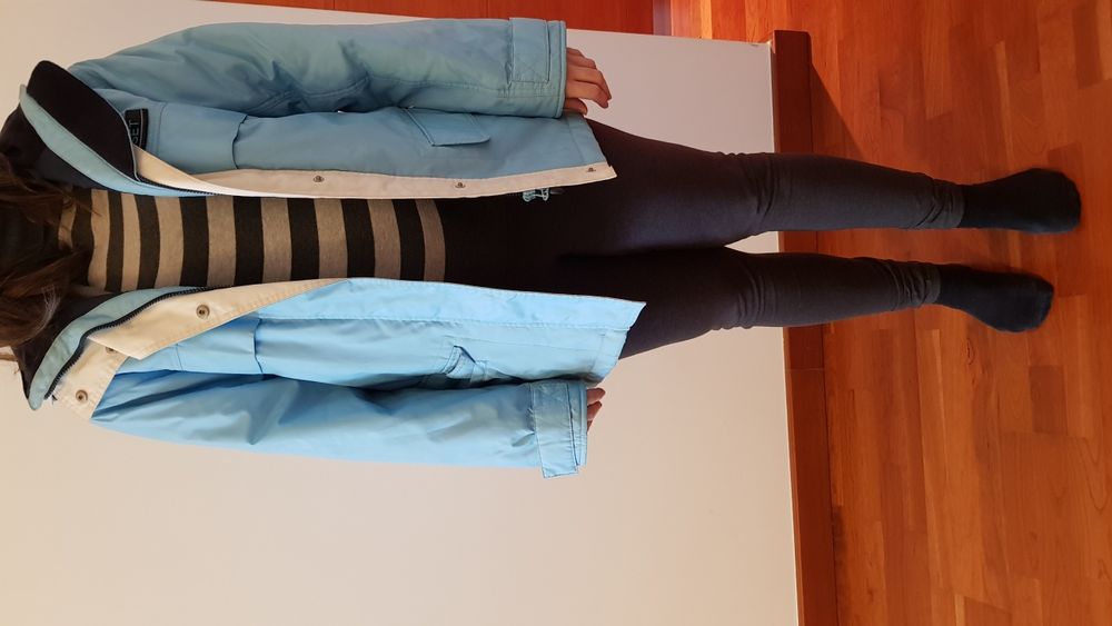 Casaco corta vento azul