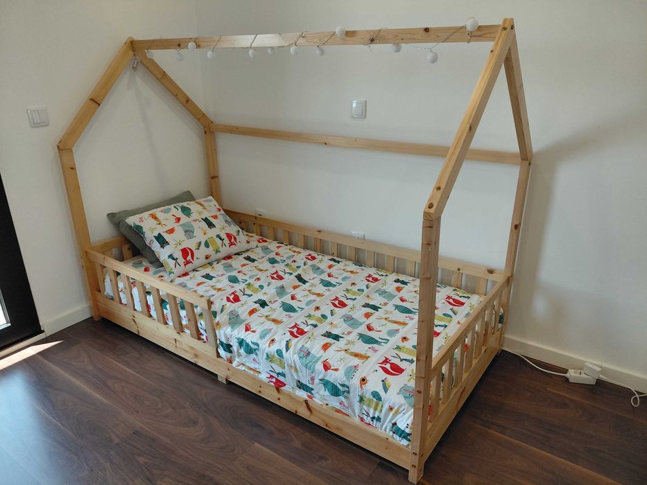 Vendo cama montessori de criança 90x190cm (marca Hôma) com colchão em molas ensacadas