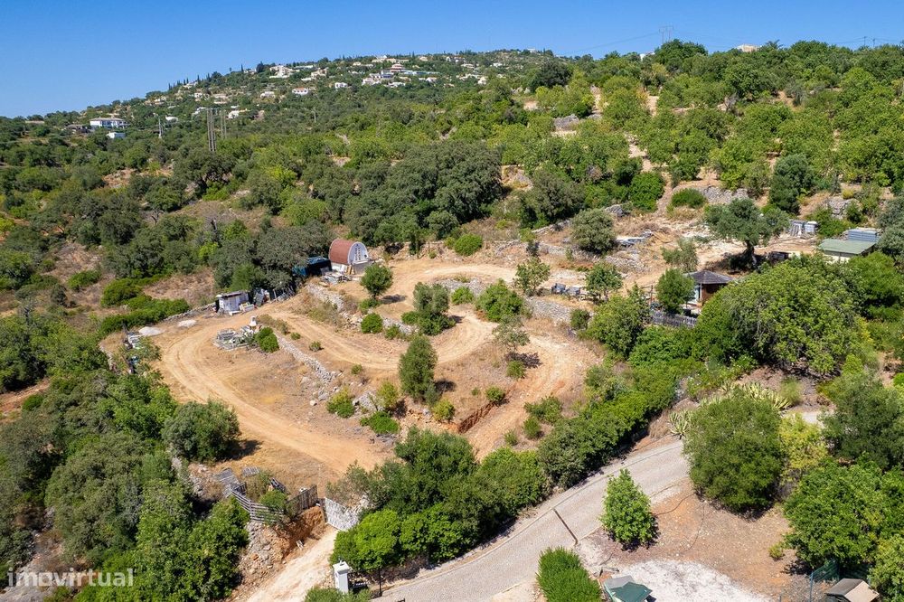 Rustic Land Plot of 3,860 m² | Sea View | 5 Minutes from Loulé