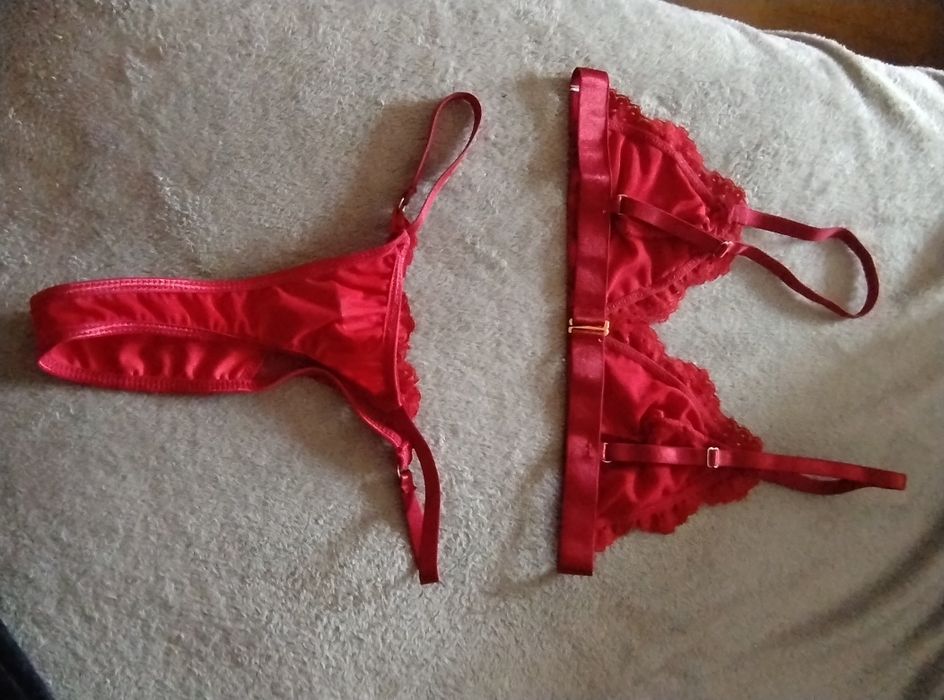 Komplet bielizny bordowy koronkowy sexy biustonosz stanik majtki