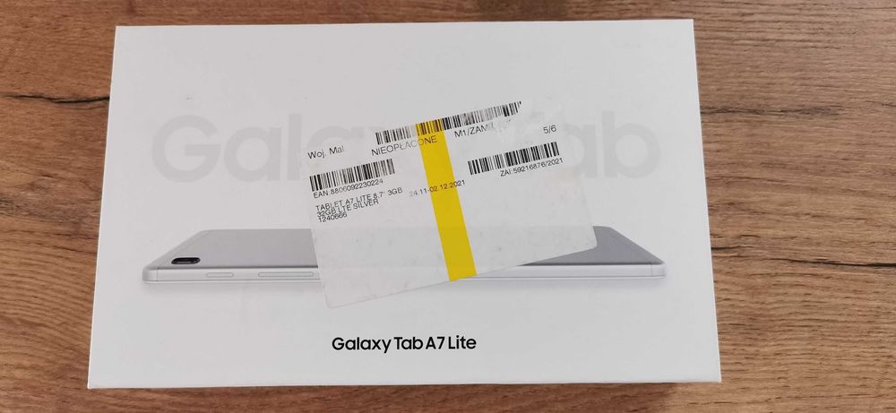 Tablet Samsung Galaxy Tab A7 Lite 32 GB LTE Srebrny.  Etui / Szybka