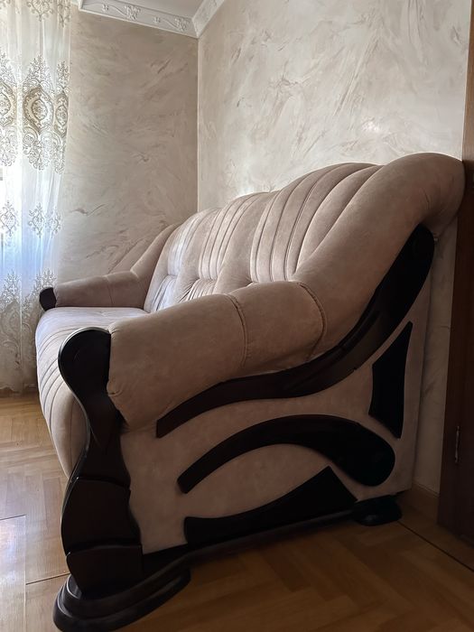 Диван, 2 крісла, 2 пуфи