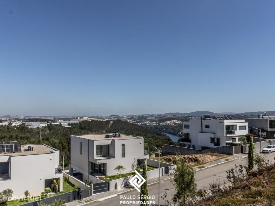 Lotes De Terreno Junto Ao Rio Douro Vila Nova De Gaia