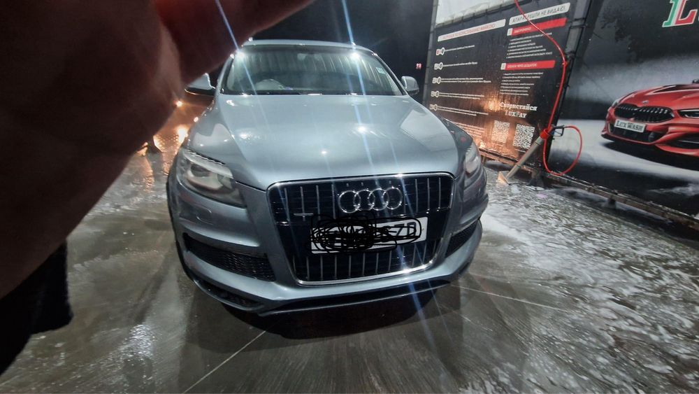 ауди Q7 право рулная