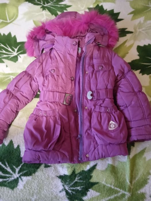 Продам зимнюю куртку на девочку