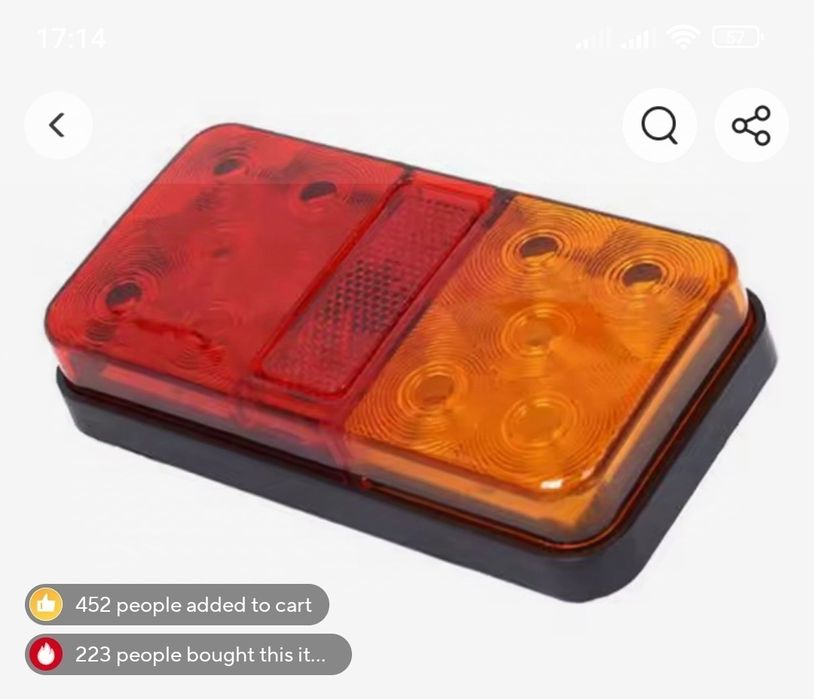 Задні лед фонарі стопи на автомобілі прицеп трактор.