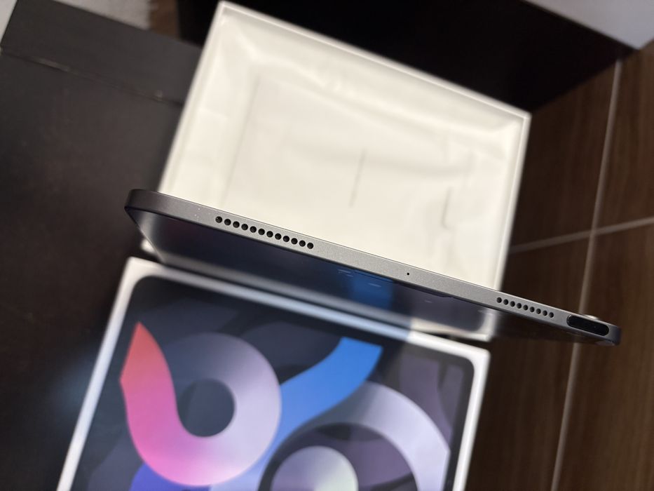 Ipad Air 4 , stan jak nowy.