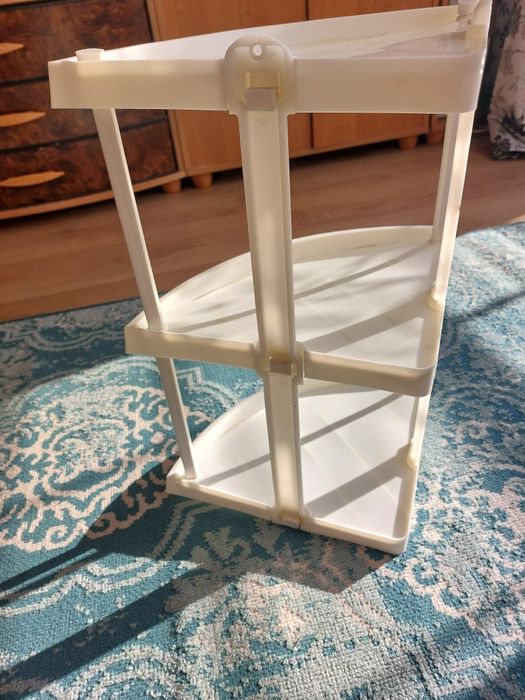 Półki plastikowe narożne