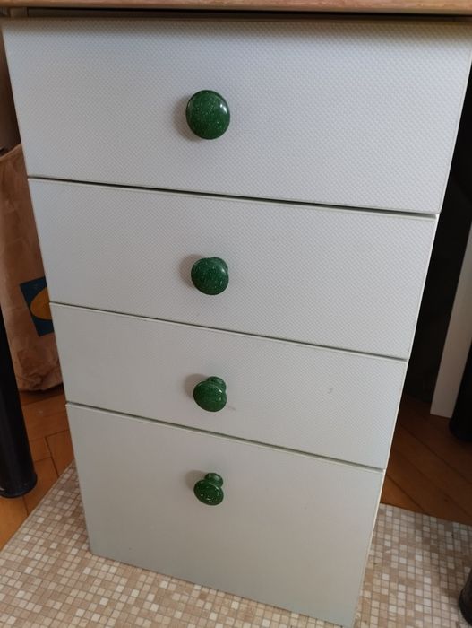 Szafka kuchenna z szufladami