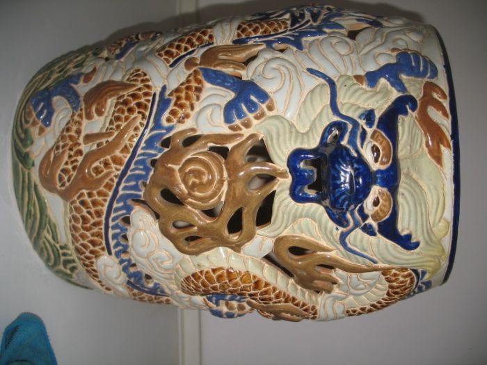 Пуф -подставка для цветов,ещей и т.д. Вьетнам