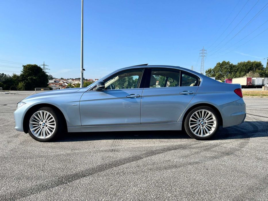 BMW 328i Auto Luxury Line