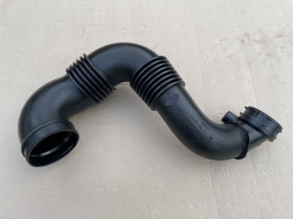 Патрубок турбины воздушный 3.0 на VITO-VIANO W639