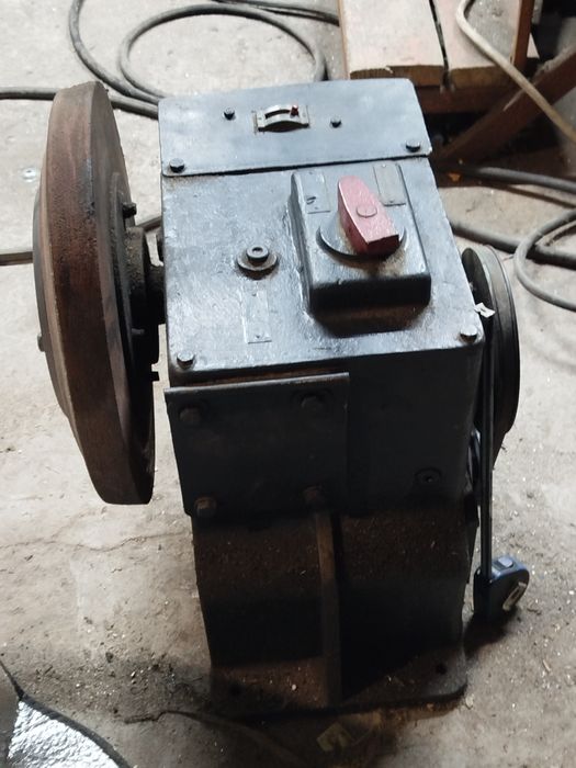 Точило, наждак, заточной станок.