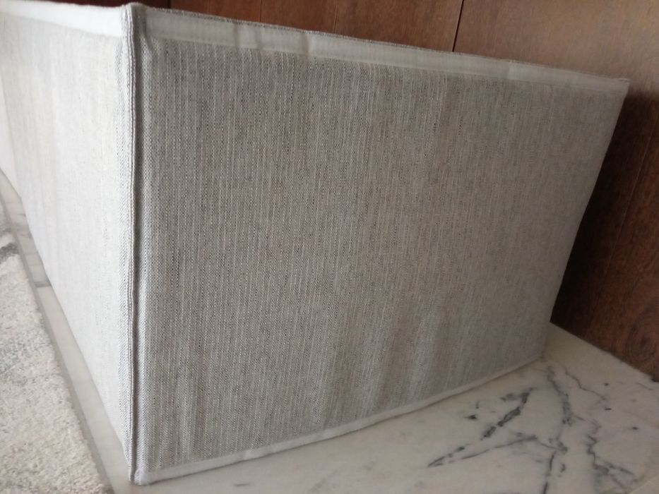 Contorno cinza de berço de bebé