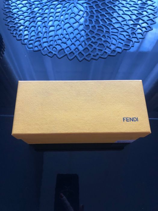 Pudełko na okulary Fendi