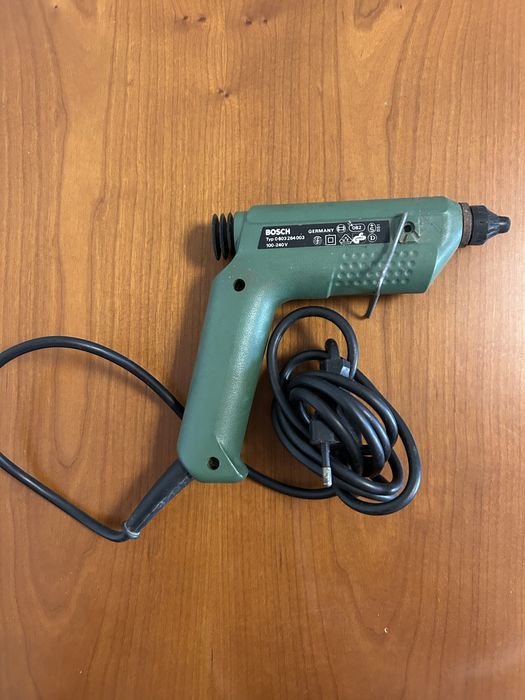 Pistola de cola quente da Bosch PKP 15-E.