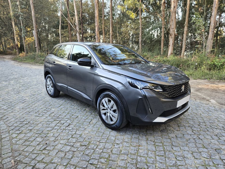 Nacional com 15mil km. Luxo e conforto num carro1 em estado impecável