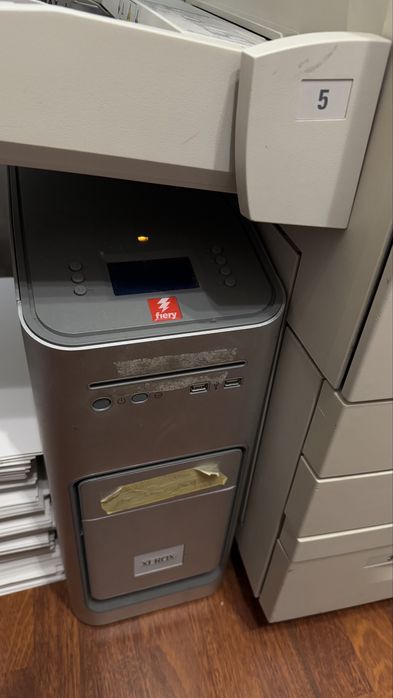 Оперативна поліграфія обладнання принтер різак ламінатор біговщик прес