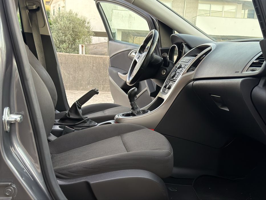 Opel Astra 1.3 CDTI | 2011 | 240 000 KM | Financiamento Disponivel
