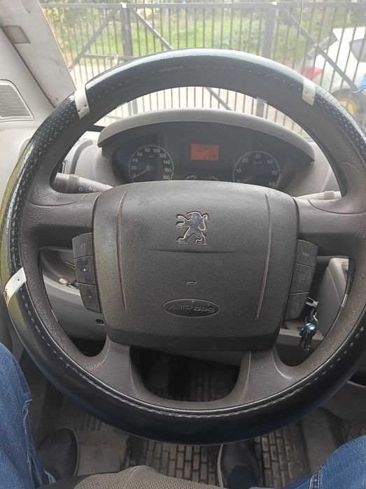 Samochód Peugeot boxer
