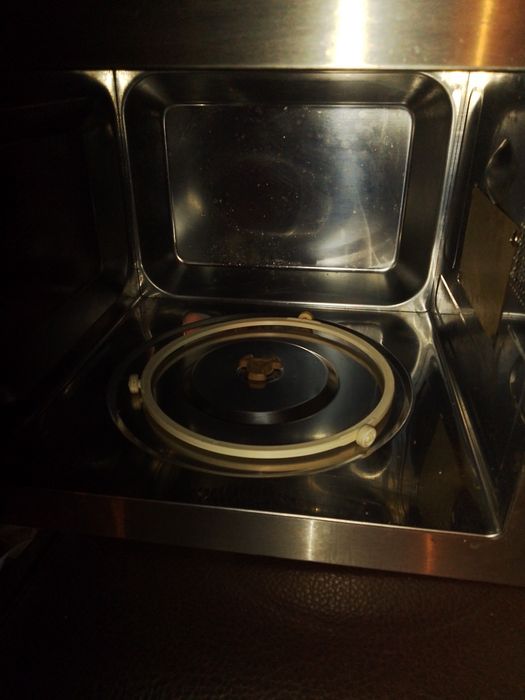 sprzedam mikrofale w bardzo dobrym stanie brak talerza