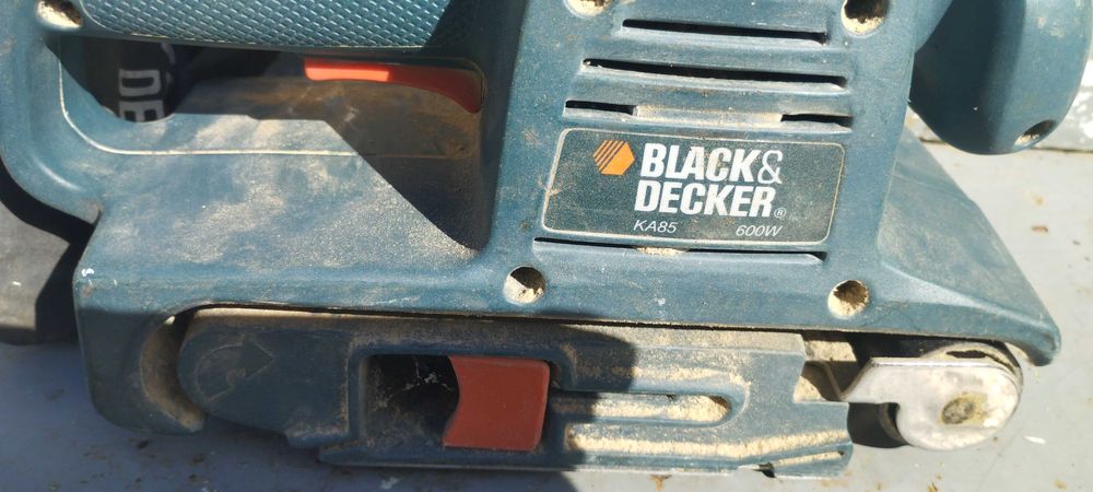 Шліфмашинка стрічкова BlackDecker KA85
