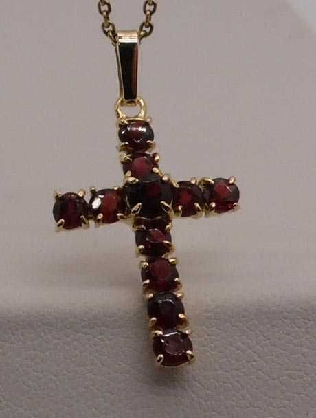 Złota zawieszka krzyż z granatami krzyżyk.