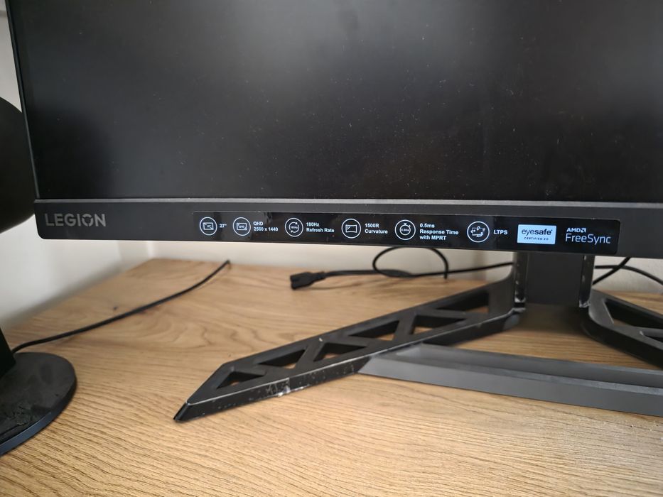 Lenovo Legion R27qc-30 monitor