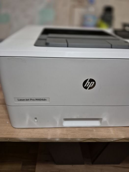 Принтер ​HP LaserJet Pro M404dn