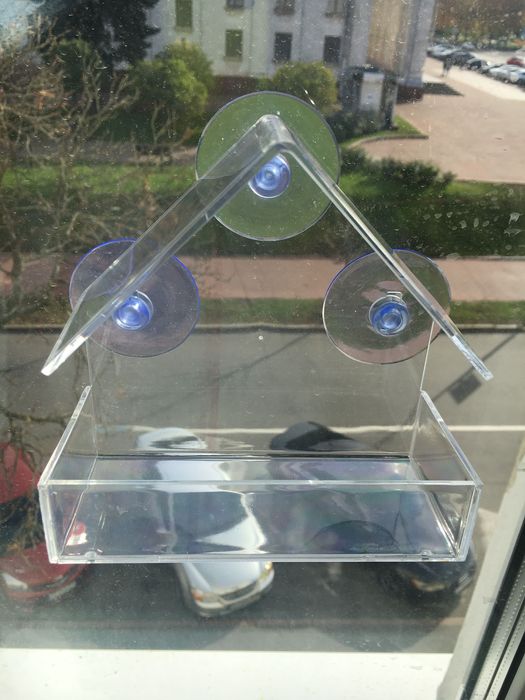 Годівничка для птахів на вікно, кормушка на окно на присосках.