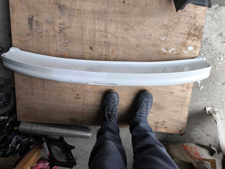 Молдинг накладка багажника нижняя Ford Escape 2013-2019