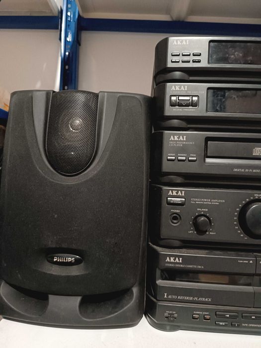 Aparelhagem AKAI  com comando
