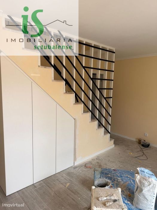 Moradia T4 Transformada Em T3 | Totalmente Remodelada | Casal De Figue