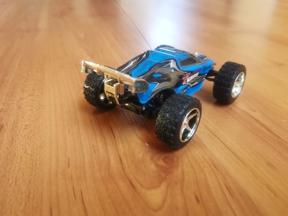 Mini carro RC Wltoys Racer Truggy 1:32 comando 2.4Ghz