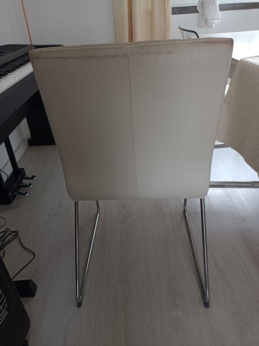 Conjunto 4 Cadeiras IKEA (2 Bernhard Pele + 2 Tobias Transparente)