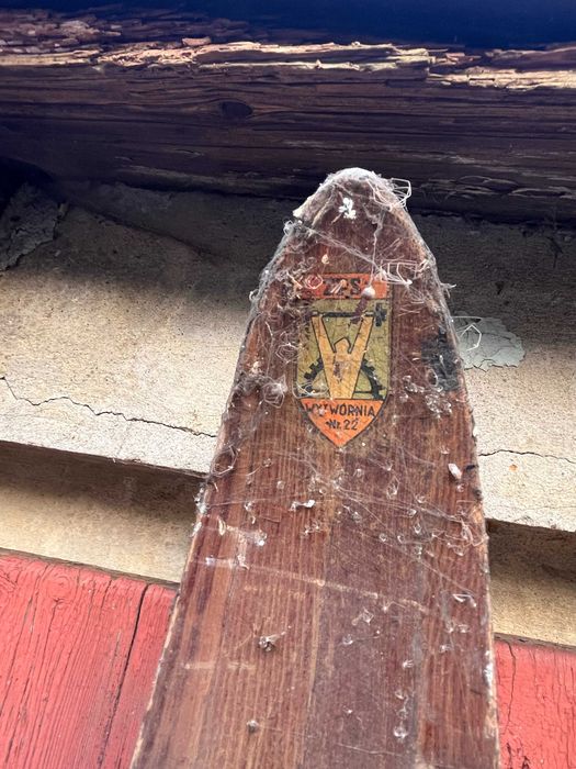 Zabytkowe narty drewniane, kompletne,