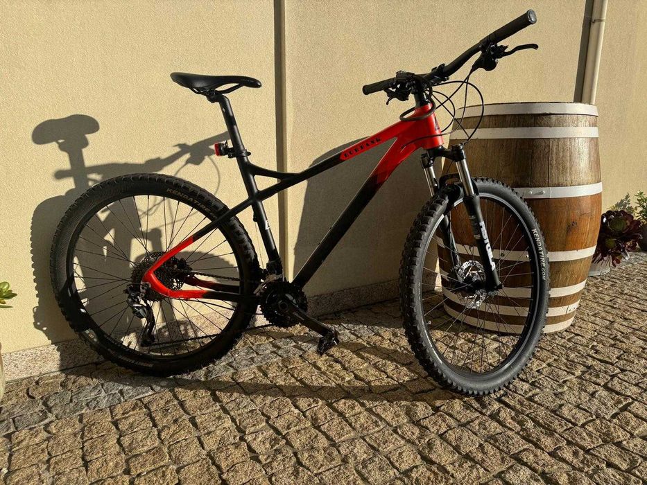 Bicicleta California Burbank Shimano Deore 10v | Suspensão | Tamanho S