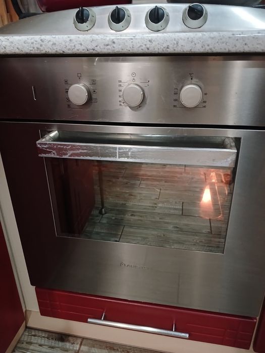 Продам духову шафу