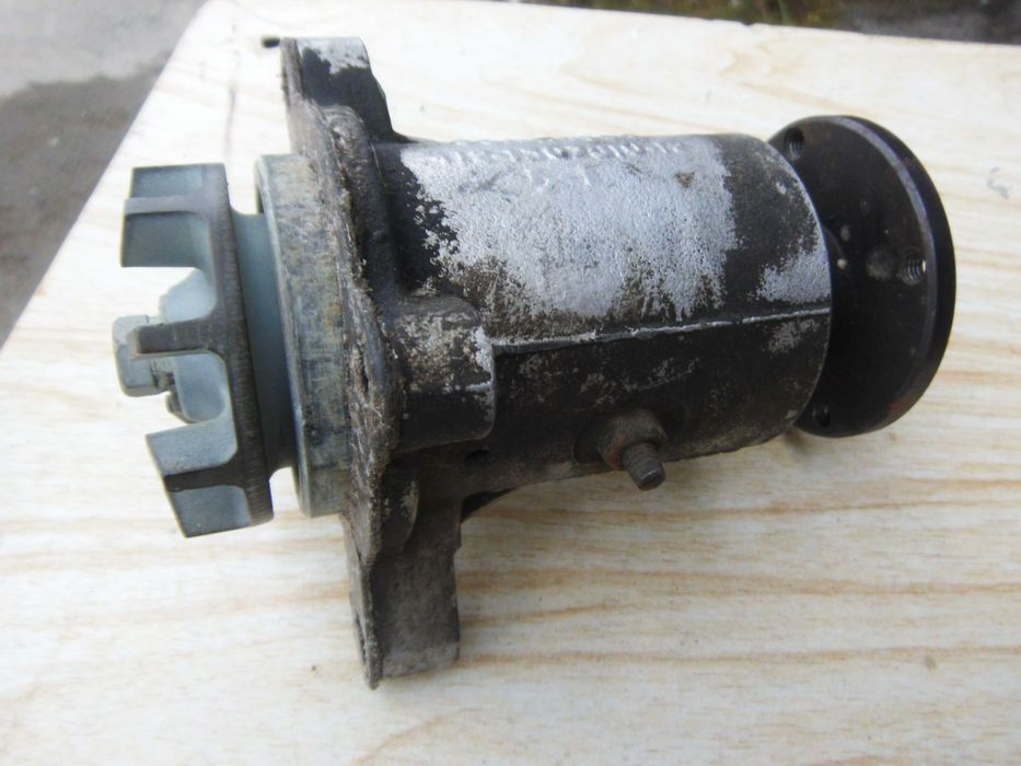 продам помпу для автомобіля москвич