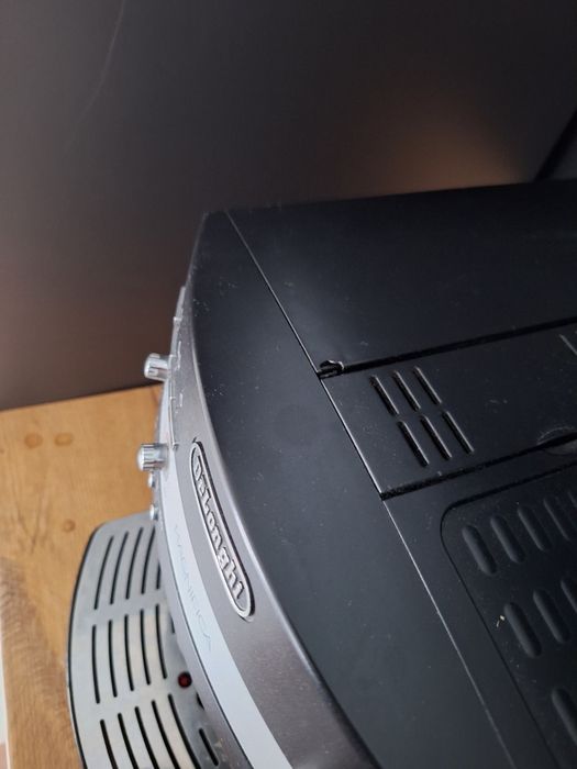 Eksperes do kawy DeLonghi Magnifica