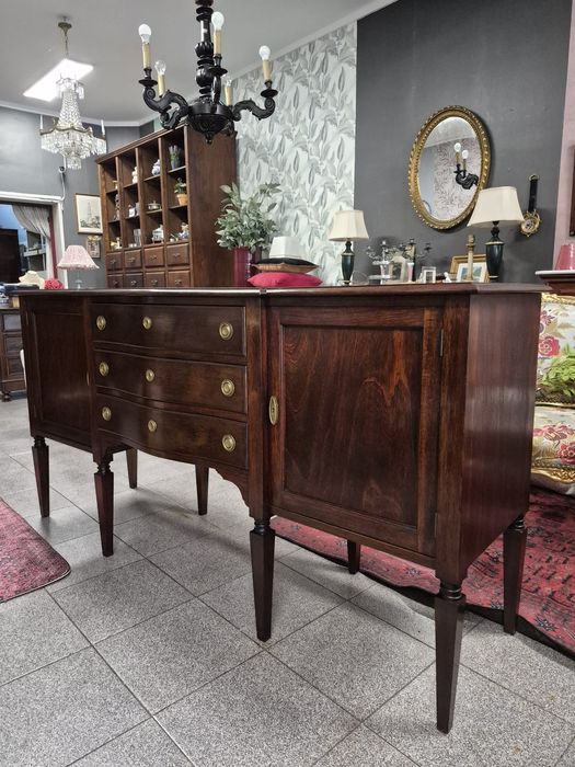 Aparador / Bufete Inglês em Madeira Maciça - Estilo Clássico.