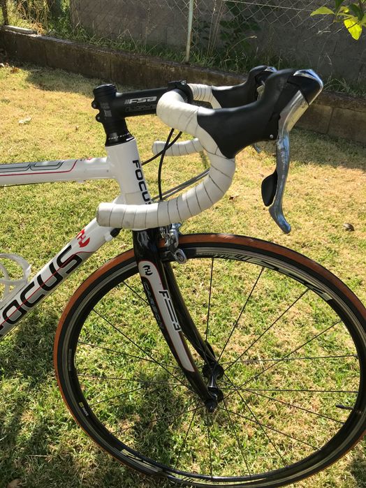 Bicicleta Focus estrada