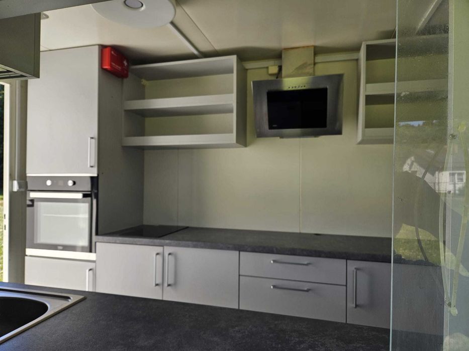 Przyczepa Gastronomiczna 4x2x2,3 - gotowa do pracy