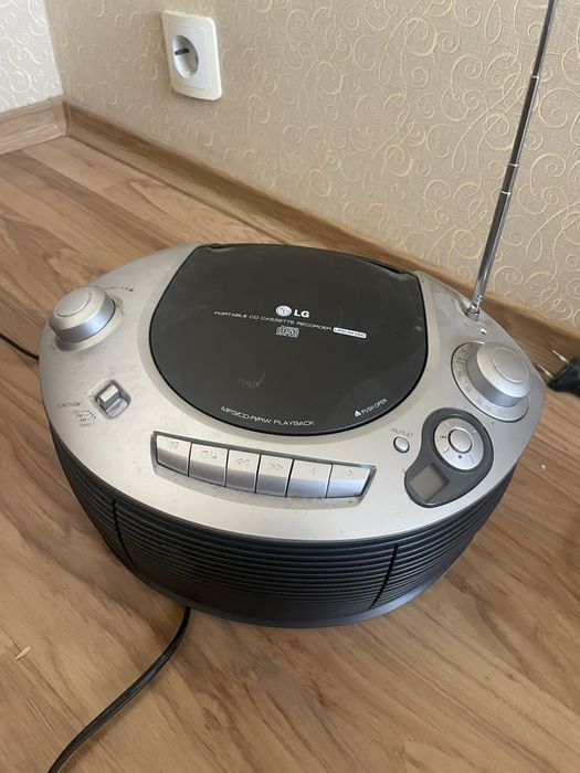 музичний центр LG